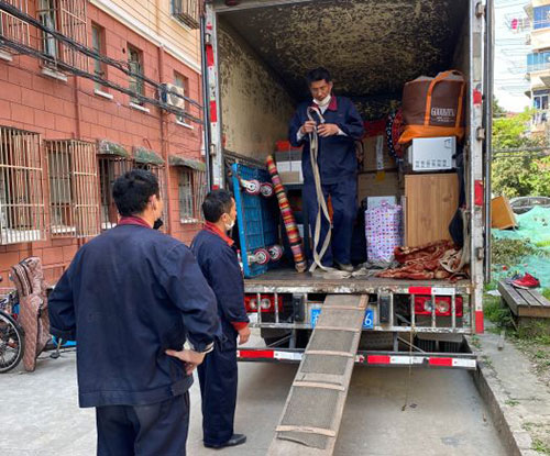 上海高楼层居民搬场